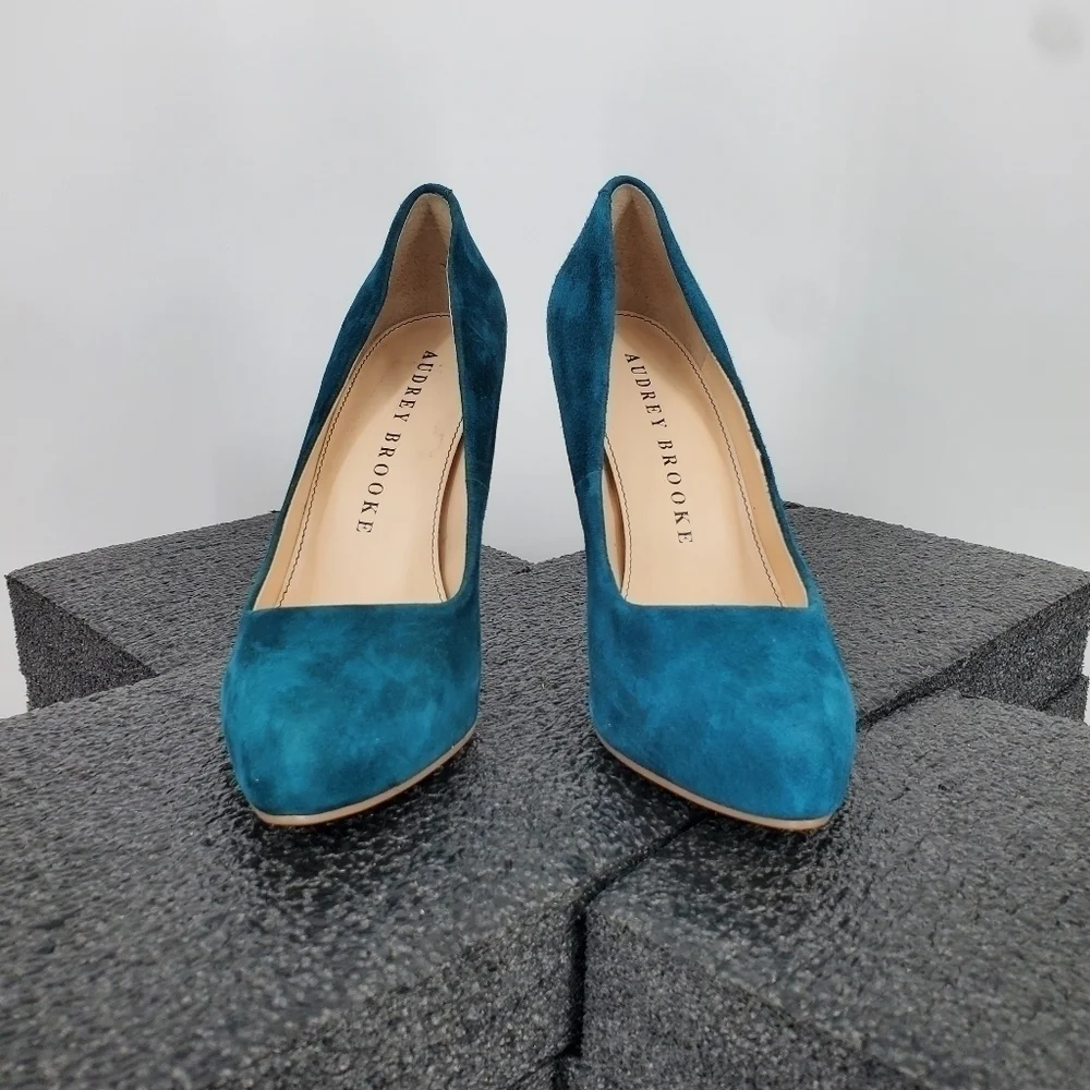 Audrey Brooke Abbracelet Suede Heels Women 6M Shoes Turquoise Blue